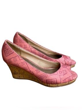 Life Stride Coral Peep Toe Slip On Wedge Fabric Sandals Size 6.5